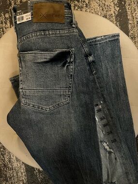 Men’s buckle jeans